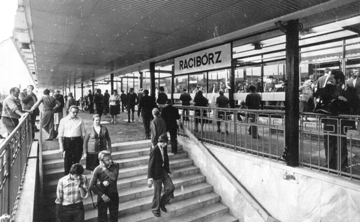 Komentarz do artykułu Pustoszejący dworzec, odpływ pasażerów i nowe obietnice. Co czeka kolej w Raciborzu? [LIST DO REDAKCJI] - Serwis informacyjny z Raciborza - naszraciborz.pl