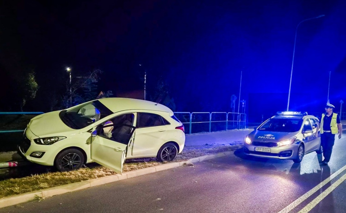Zamyśliła się za kierownicą i uderzyła w słup. 21-latka ukarana mandatem - Serwis informacyjny z Raciborza - naszraciborz.pl