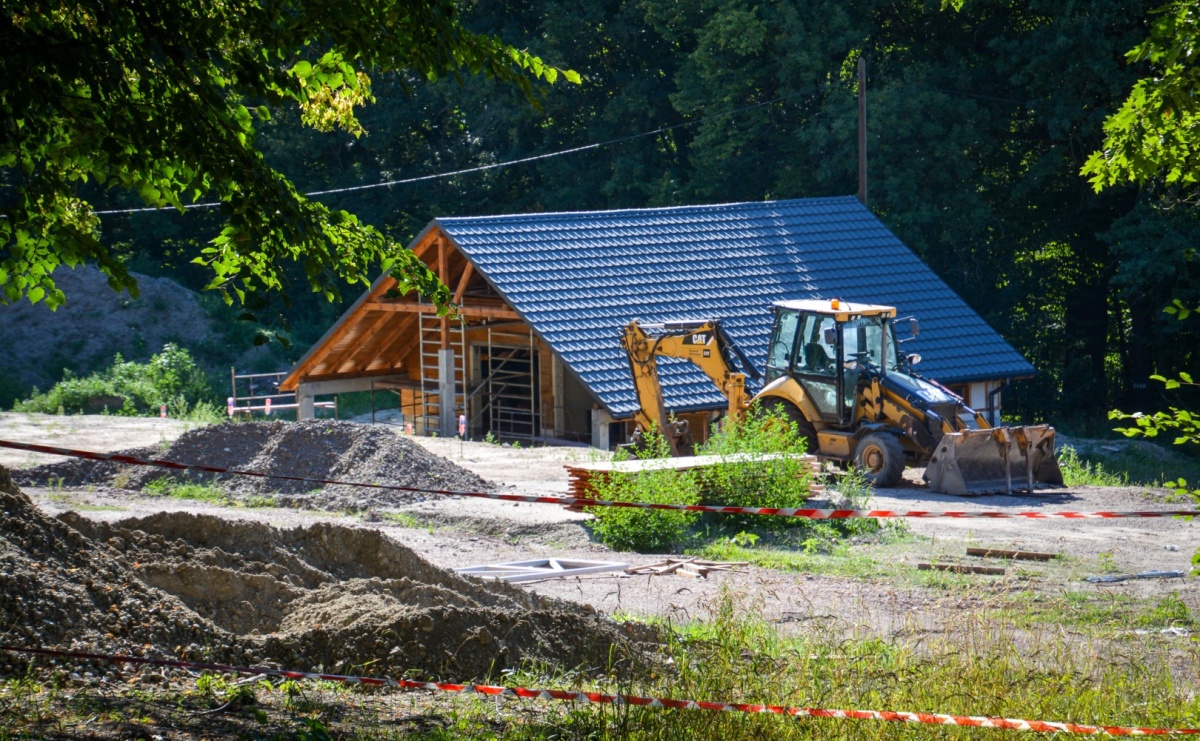 Nowe mini-zoo w Lesie Obora coraz bliżej. Otwarcie dla zwiedzających dopiero w przyszłym roku [FOTO i WIDEO] - Serwis informacyjny z Raciborza - naszraciborz.pl