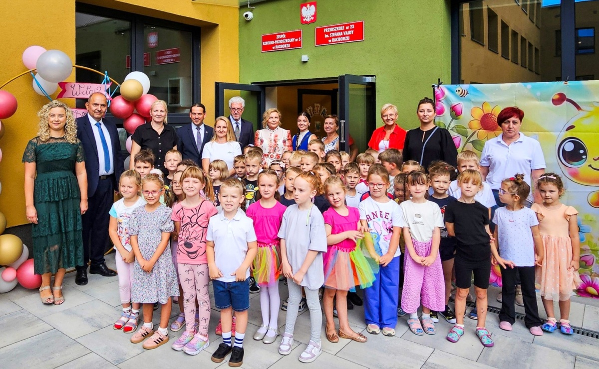 Nowy rok szkolny rozpoczęty. Miejskie obchody w SP 18 - Serwis informacyjny z Raciborza - naszraciborz.pl