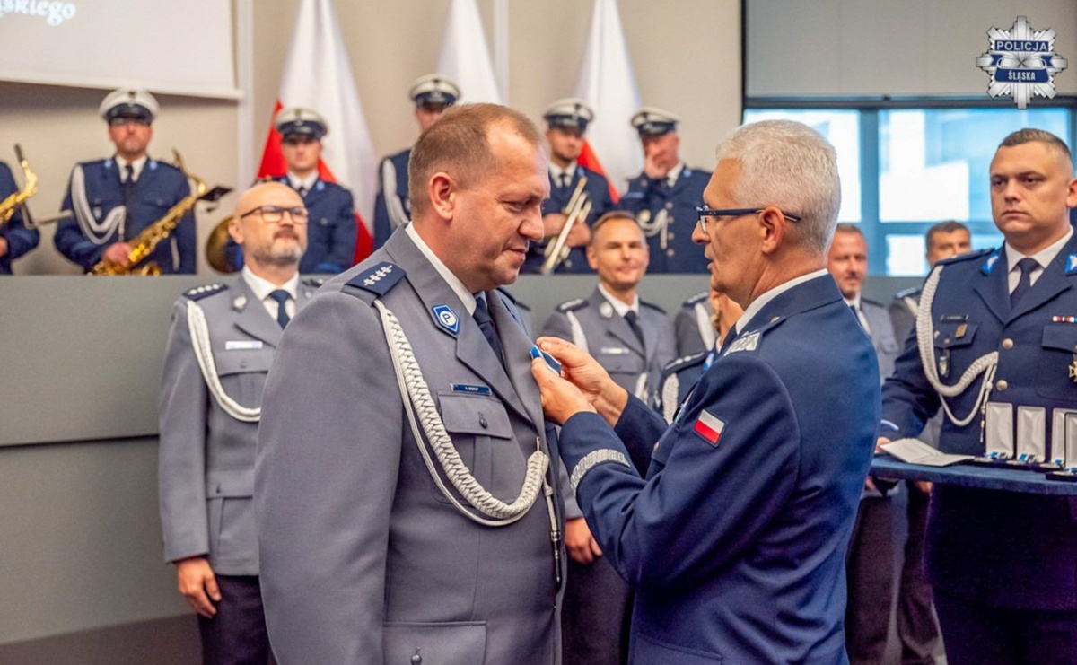 Raciborski dzielnicowy odznaczony za zasługi dla śląskiej Policji - Serwis informacyjny z Raciborza - naszraciborz.pl