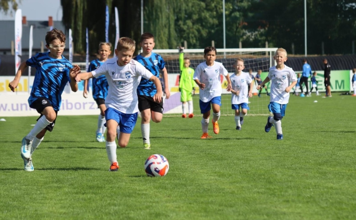 Młodzi piłkarze Unii Racibórz zdominowali Piastuś Cup [FOTO] - Serwis informacyjny z Raciborza - naszraciborz.pl