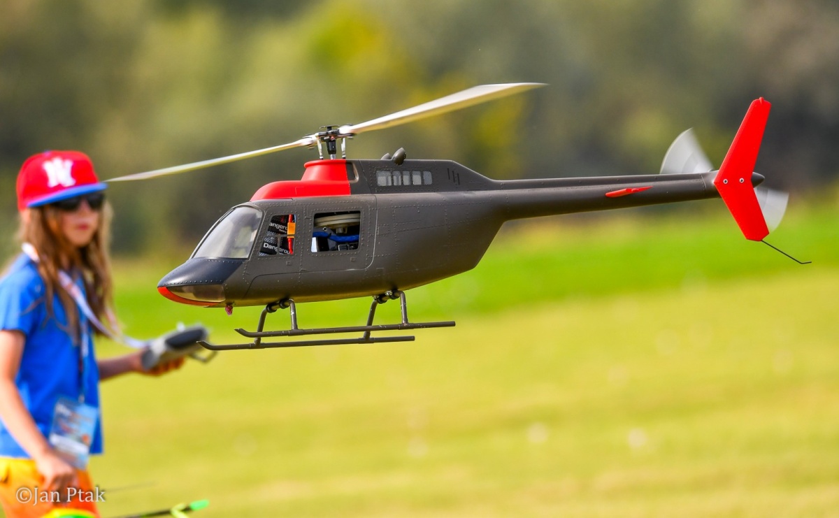 Trwa RC AirShow. Nocne loty, a potem niedzielne widowisko - Serwis informacyjny z Raciborza - naszraciborz.pl