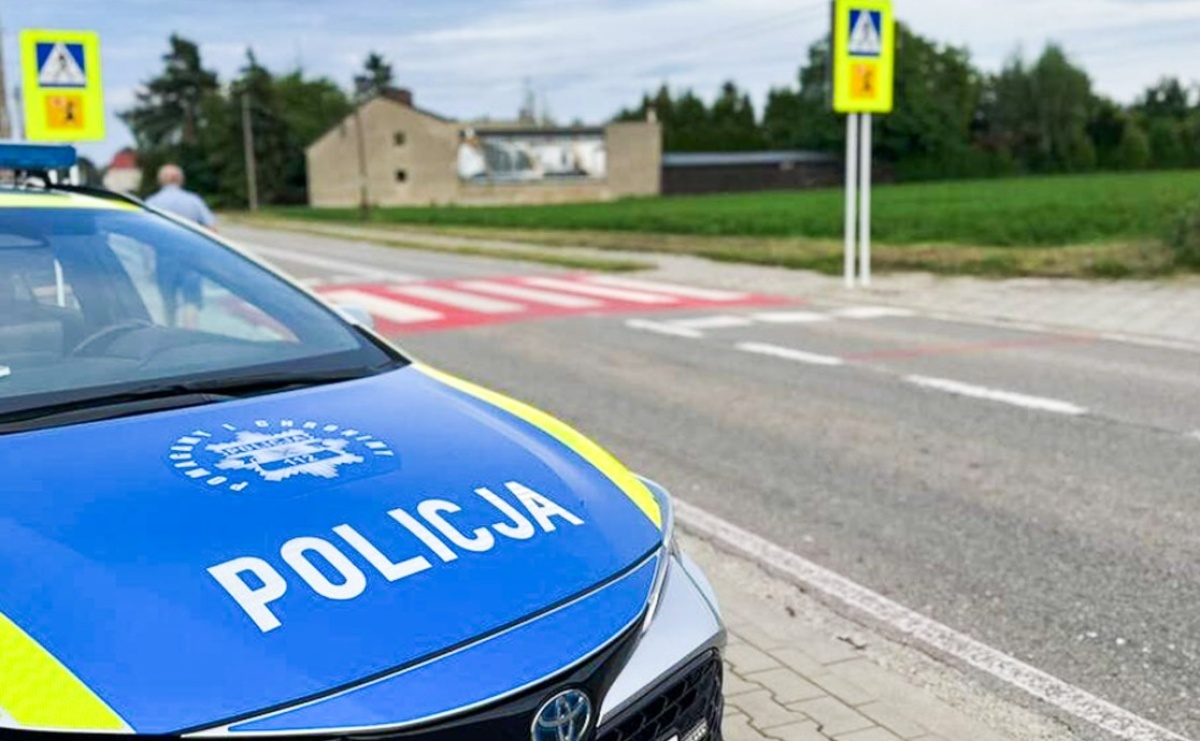 Policjanci kontrolują przejścia. Trwa akcja Bezpieczny Pieszy - Serwis informacyjny z Raciborza - naszraciborz.pl