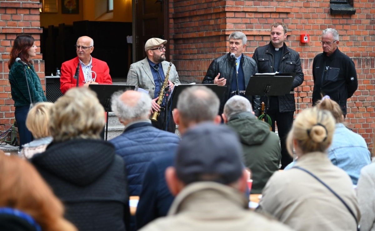 Koncert na wzgórzu. Muzyka ponownie zabrzmi na zapomnianym cmentarzu ewangelickim - Serwis informacyjny z Raciborza - naszraciborz.pl