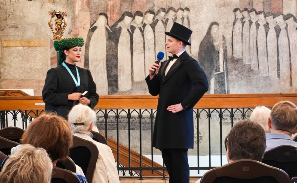 Ach biada, biada, poszłam za dziada! W Muzeum w Raciborzu otwarto wystawę o dawnych weselach - Serwis informacyjny z Raciborza - naszraciborz.pl