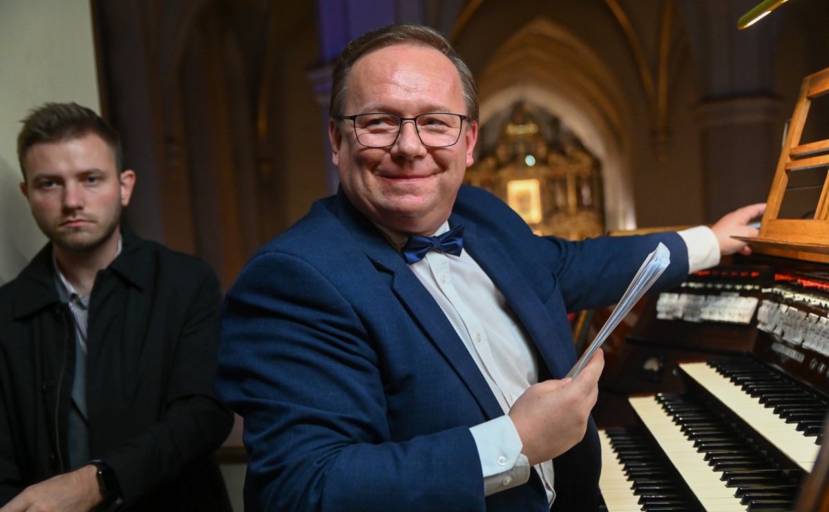 Organy i tenor zabrzmiały w raciborskiej farze. Koncert Arkadiusza Popławskiego i Tomasza Jedza - Serwis informacyjny z Raciborza - naszraciborz.pl