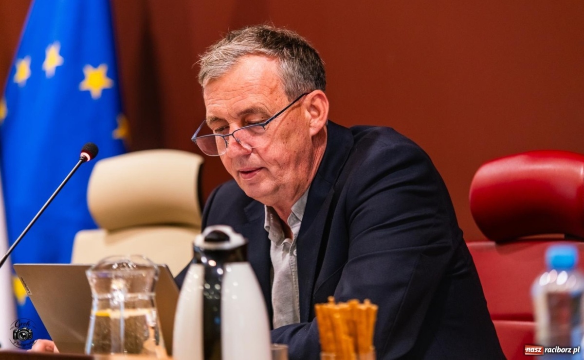 Miejskie inwestycje pod lupą radnych. Pytali o ich realizację, wymianę źródeł ciepła i smart parking - Serwis informacyjny z Raciborza - naszraciborz.pl
