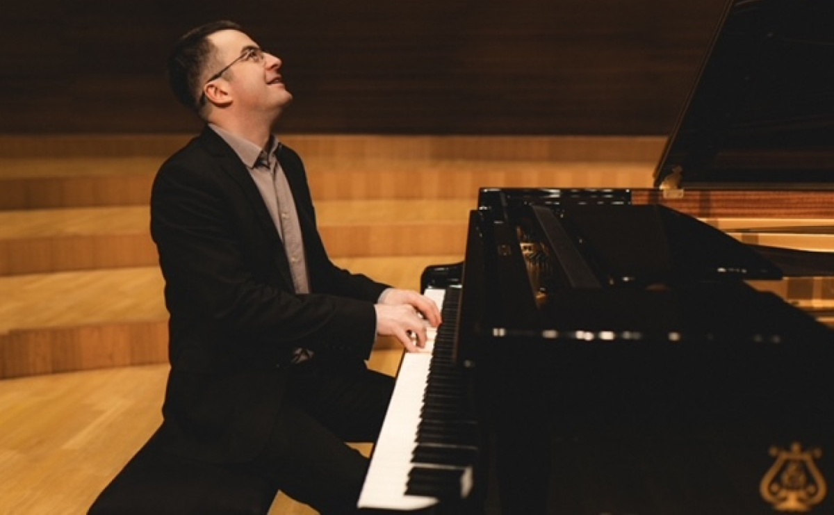 Pianista, który grał z największymi. Bogusław Kaczmar zagra muzykę z filmów o agencie 007 - Serwis informacyjny z Raciborza - naszraciborz.pl