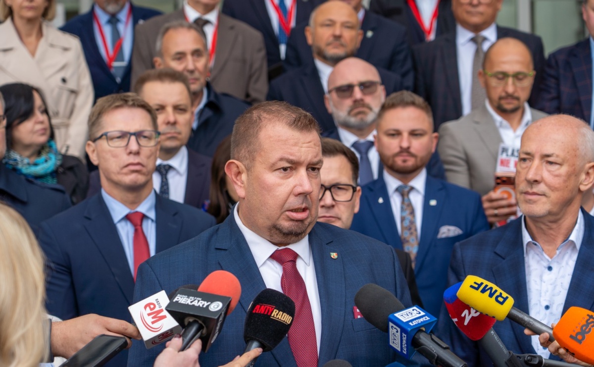 Protest śląskich samorządowców. W tle pogarszająca się kondycja szpitali - Serwis informacyjny z Raciborza - naszraciborz.pl