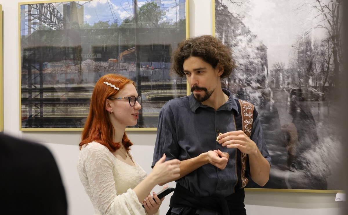 Ślady pamięci - wernisaż wystawy fotografii w bibliotecznej Galerii Gawra - Serwis informacyjny z Raciborza - naszraciborz.pl